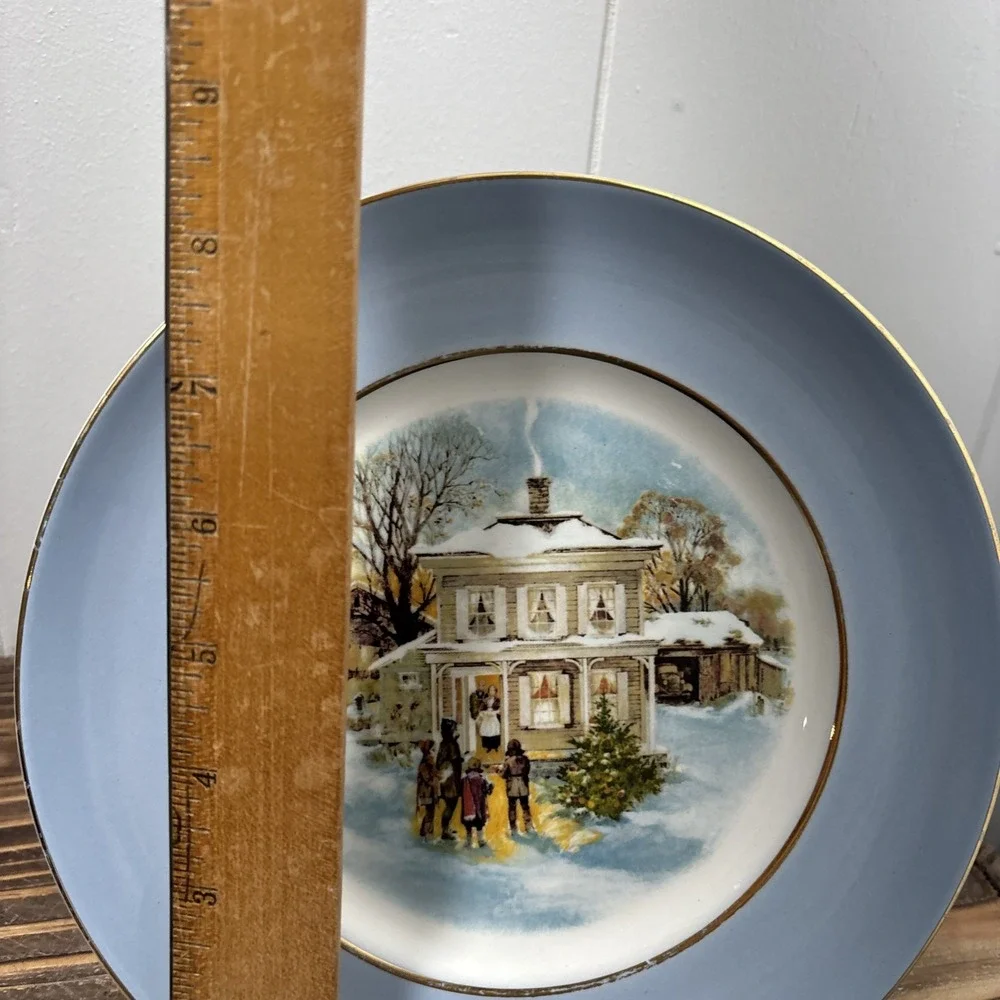 VTG Avon Christmas Plate 1977 
